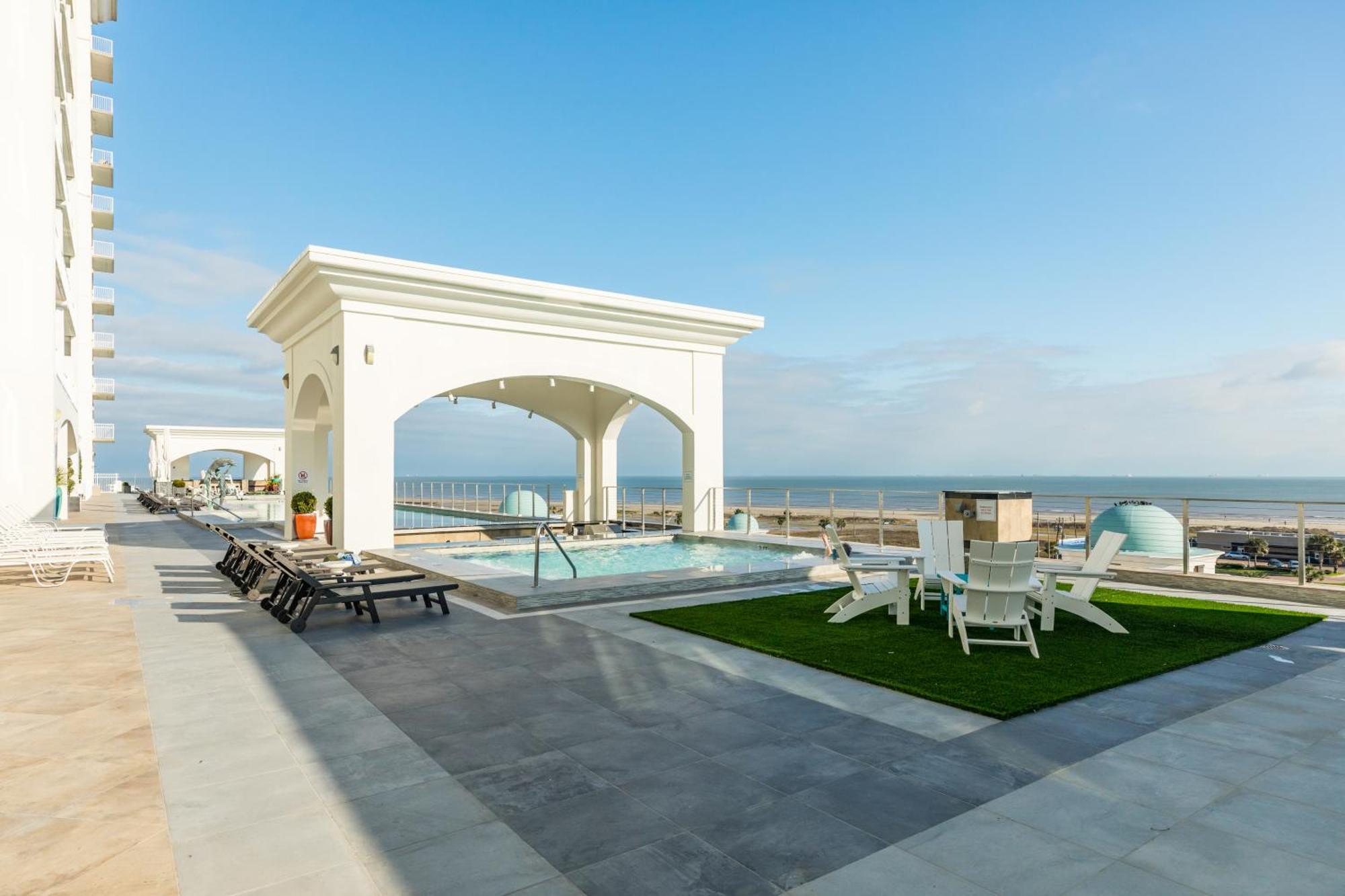 Emerald By The Sea Retreat Галвестон Номер фото