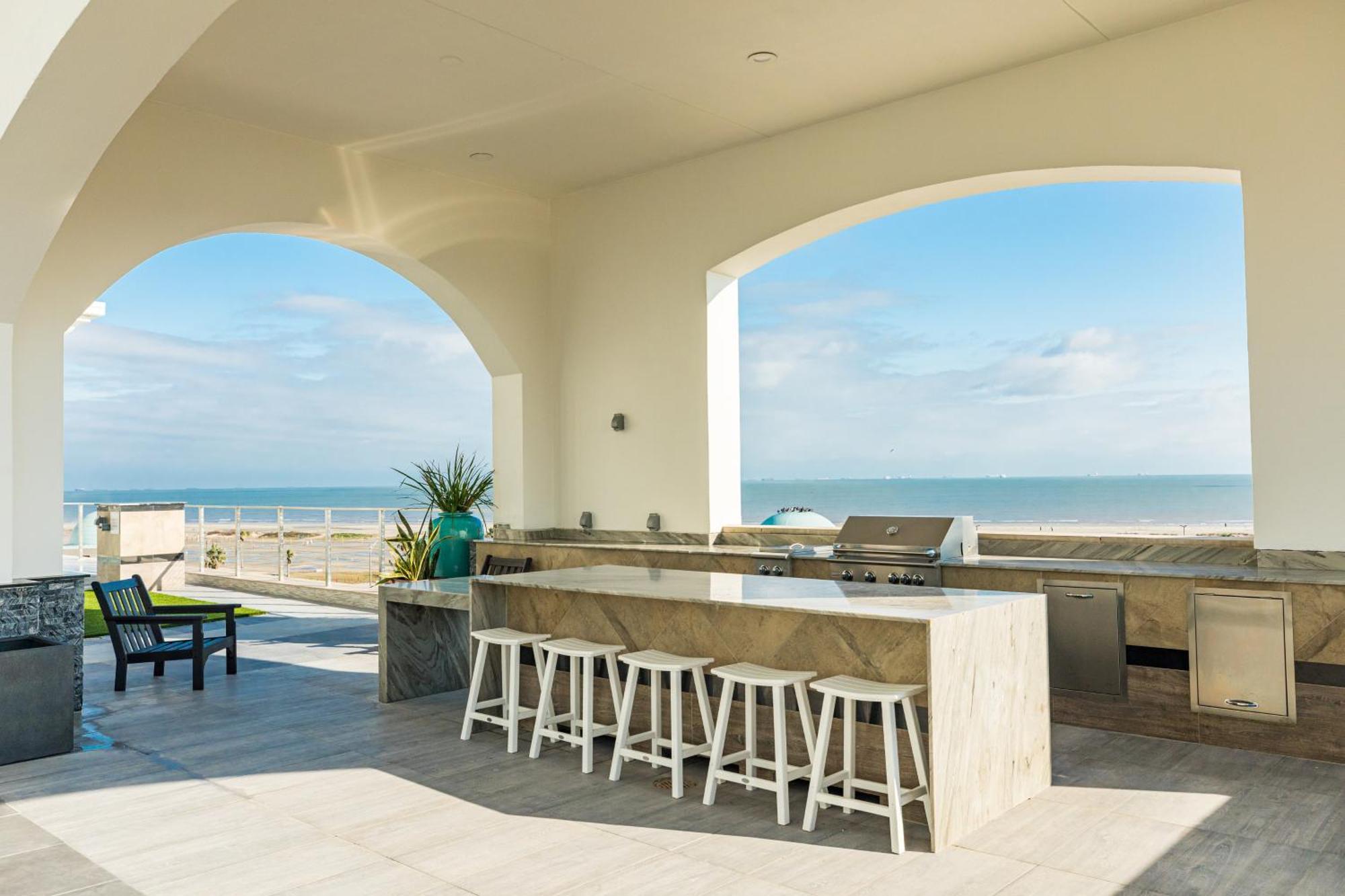 Emerald By The Sea Retreat Галвестон Номер фото