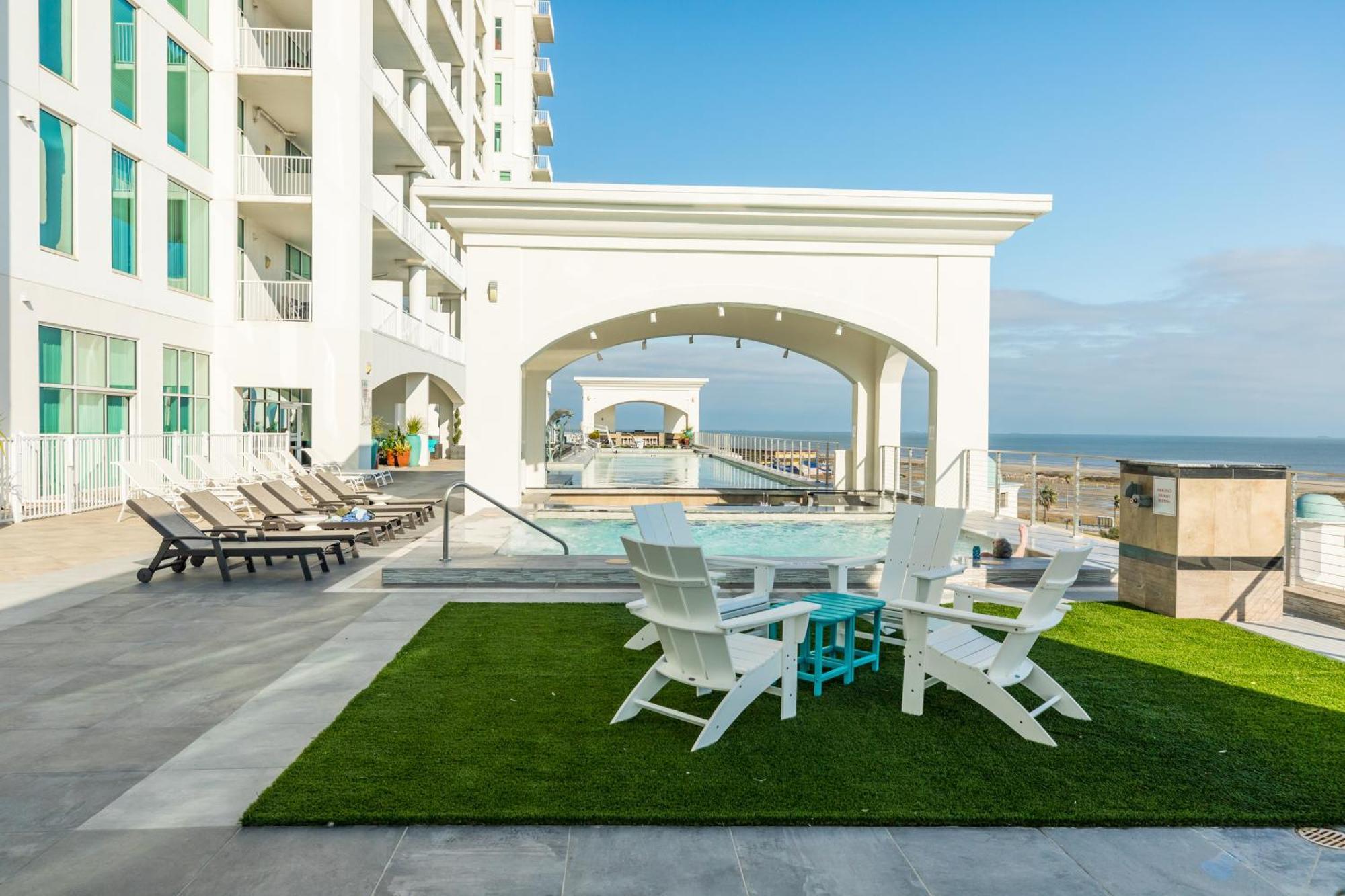 Emerald By The Sea Retreat Галвестон Номер фото